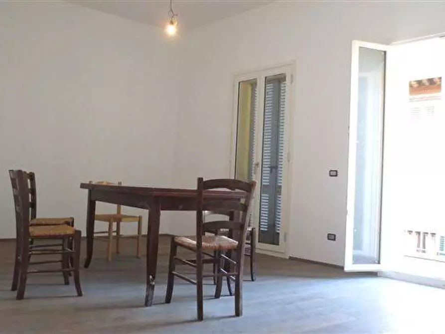 Immagine 1 di Appartamento in vendita  a Siena