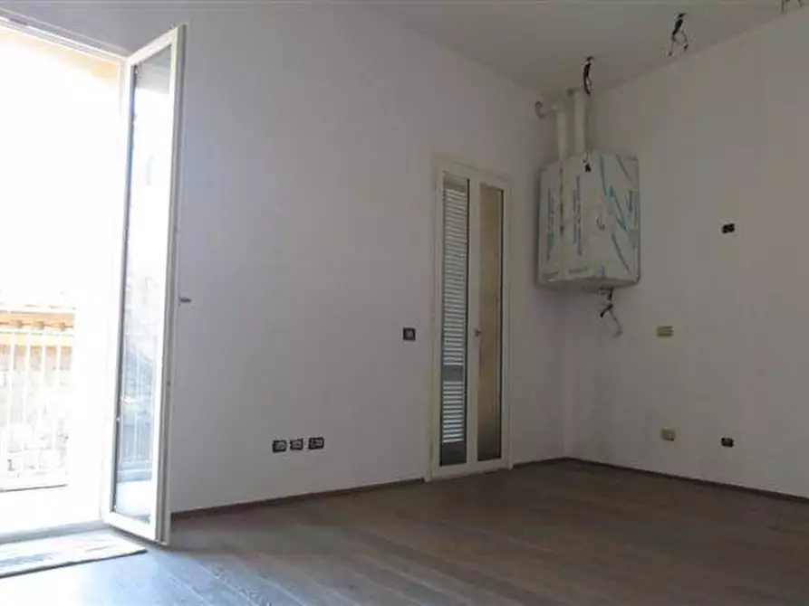 Immagine 2 di Appartamento in vendita  a Siena