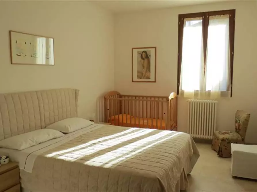 Immagine 16 di Casa colonica in vendita  a Castelnuovo Berardenga
