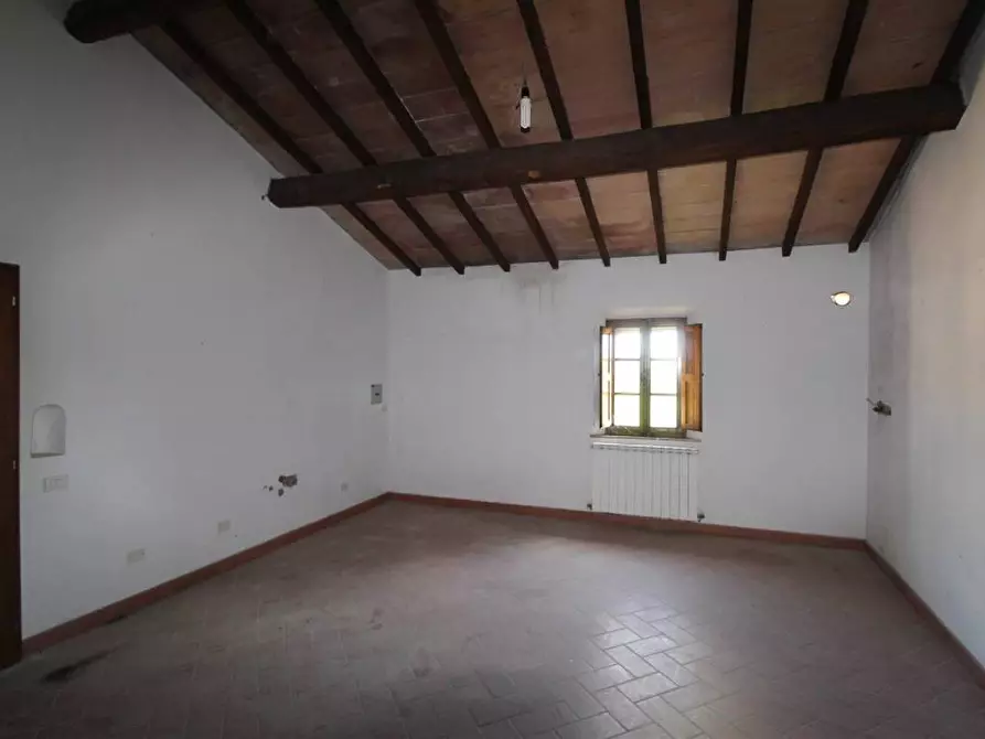 Immagine 22 di Casa colonica in vendita  a Asciano