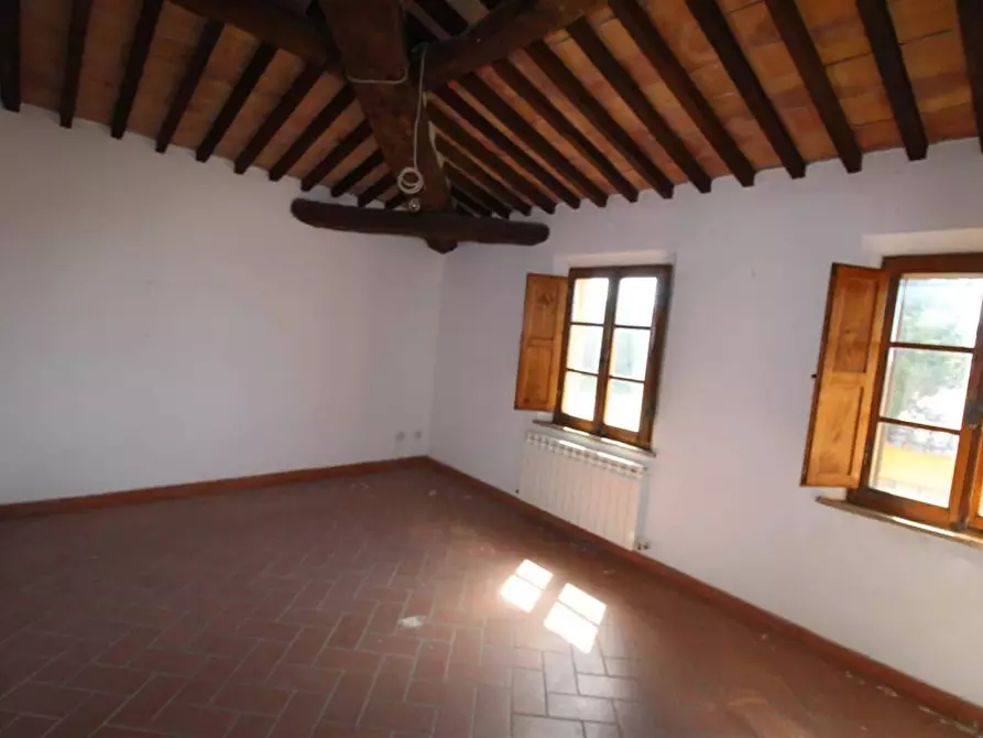 Immagine 19 di Casa colonica in vendita  a Asciano