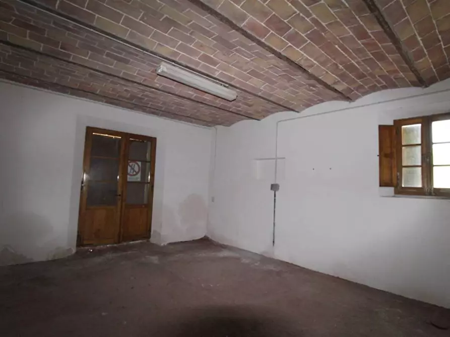 Immagine 23 di Casa colonica in vendita  a Asciano
