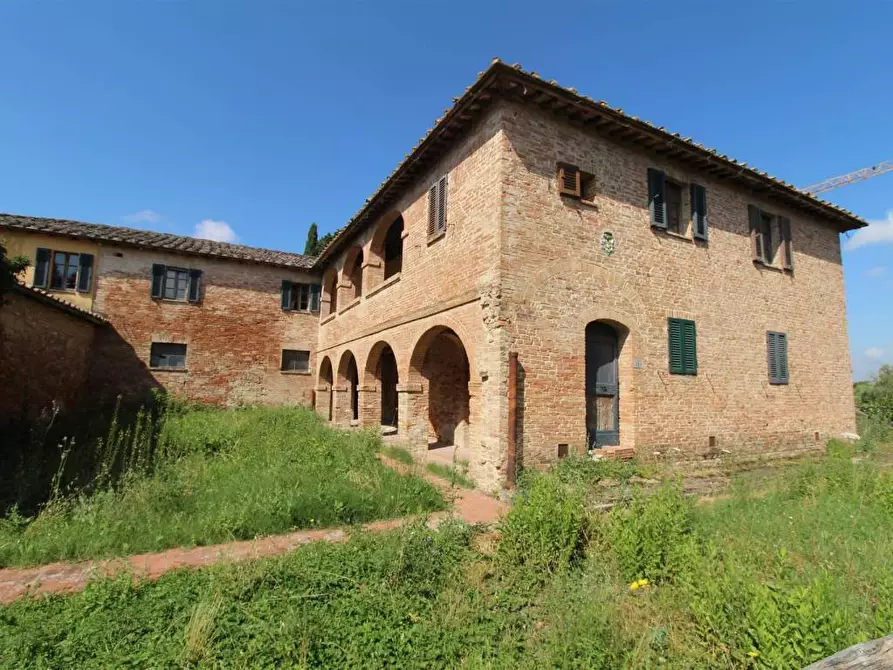 Immagine 6 di Casa colonica in vendita  a Asciano