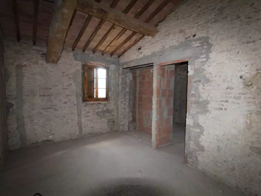 Immagine 27 di Casa colonica in vendita  a Asciano