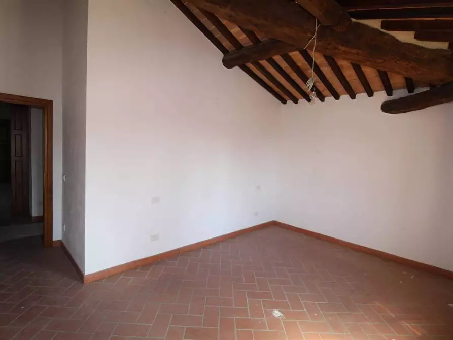 Immagine 20 di Casa colonica in vendita  a Asciano