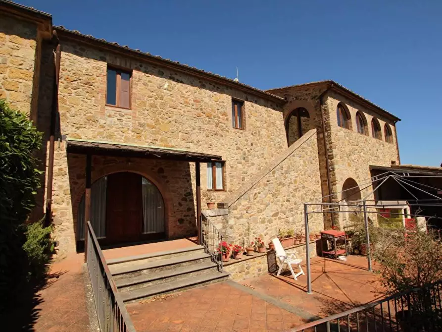 Immagine 5 di Attività commerciale in vendita  a Montalcino