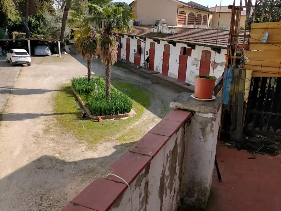 Immagine 17 di Appartamento in vendita  a Pisa