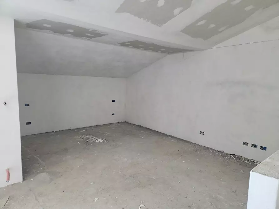 Immagine 9 di Villetta a schiera in vendita  a Santa Maria A Monte