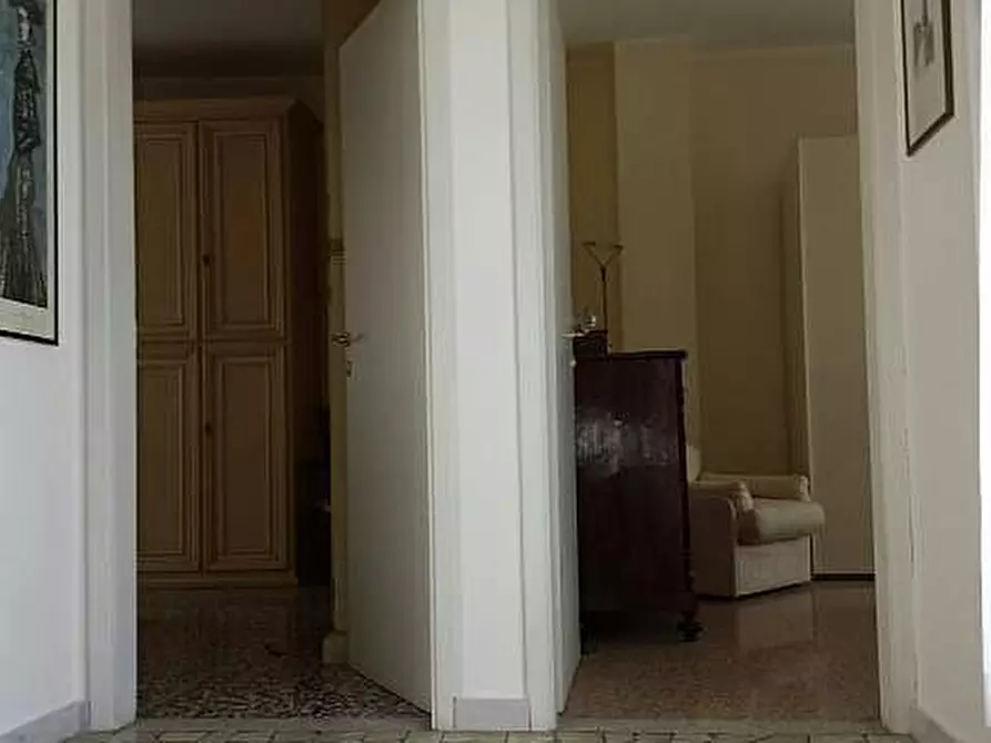 Immagine 11 di Villa in vendita  a Cascina