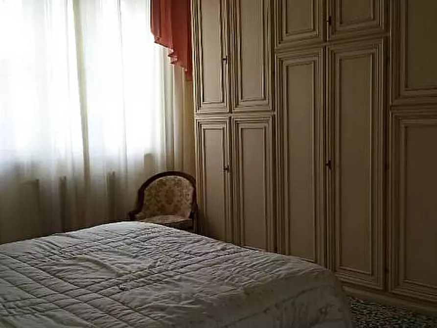 Immagine 8 di Villa in vendita  a Cascina