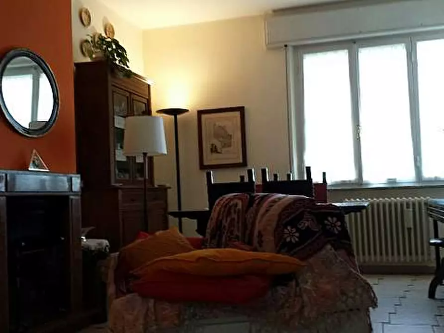 Immagine 3 di Villa in vendita  a Cascina