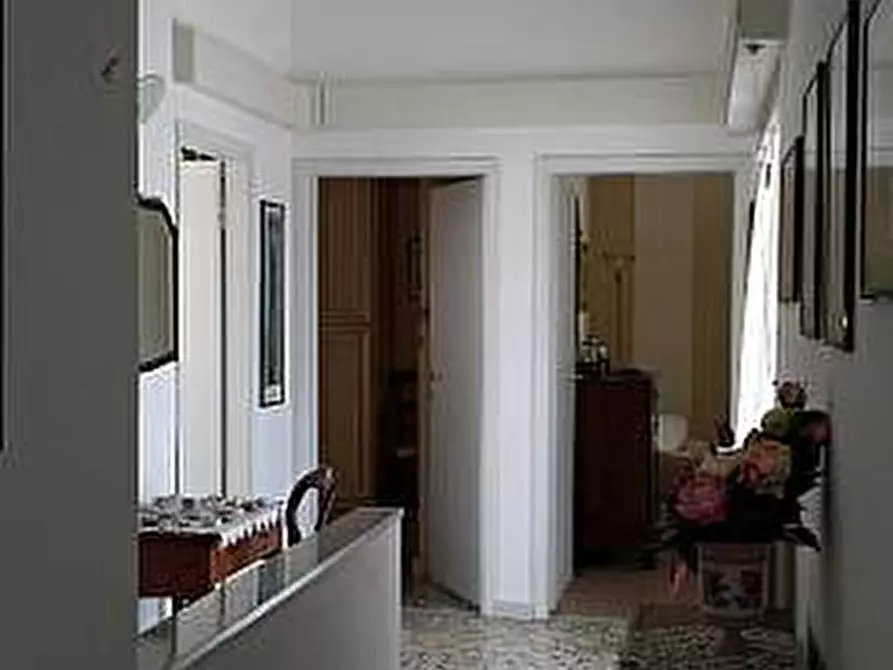 Immagine 6 di Villa in vendita  a Cascina