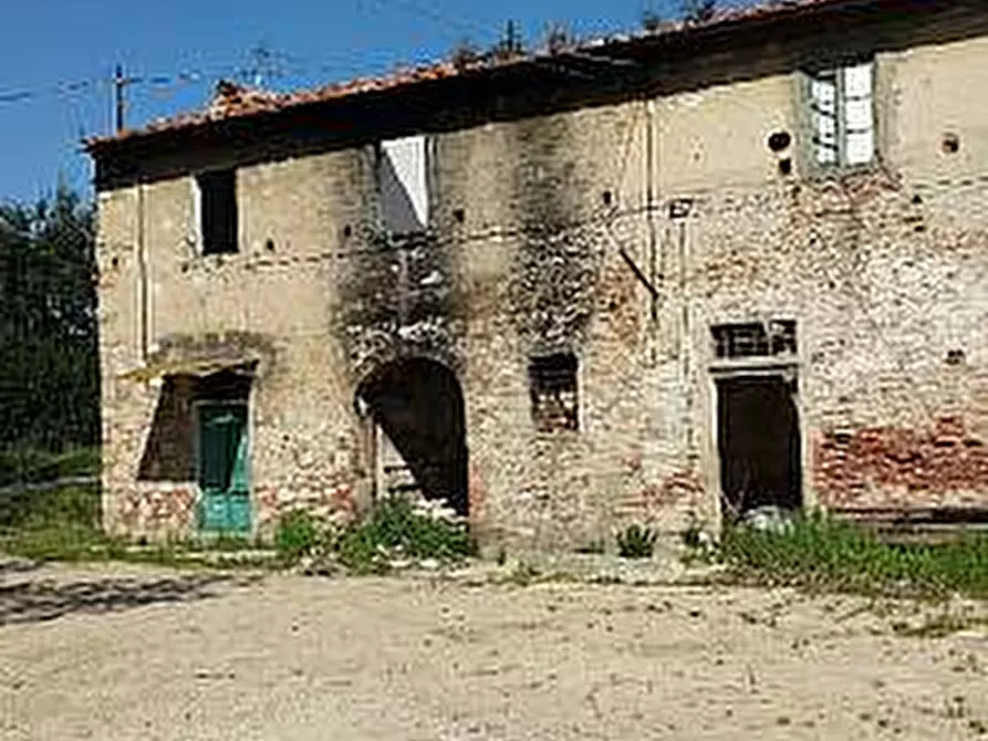 Immagine 11 di Casa colonica in vendita  a Cascina