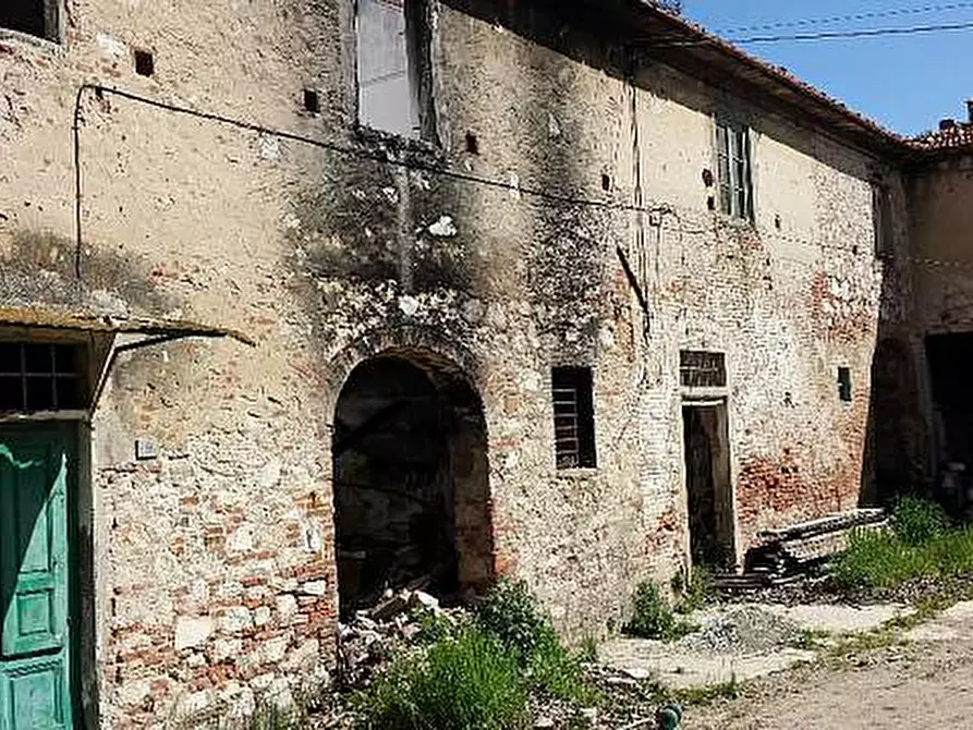 Immagine 8 di Casa colonica in vendita  a Cascina