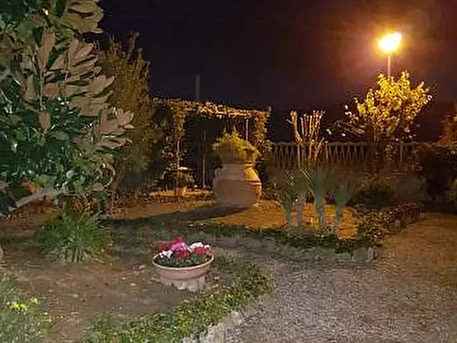 Immagine 7 di Villa in vendita  a Cascina