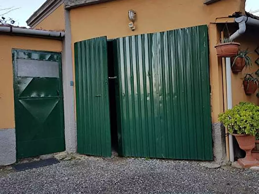 Immagine 3 di Villa in vendita  a Cascina