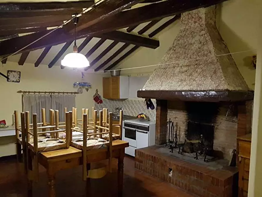 Immagine 12 di Villa in vendita  a Cascina