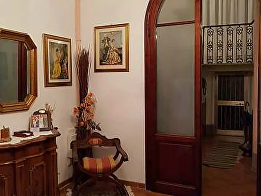 Immagine 11 di Villa in vendita  a Cascina