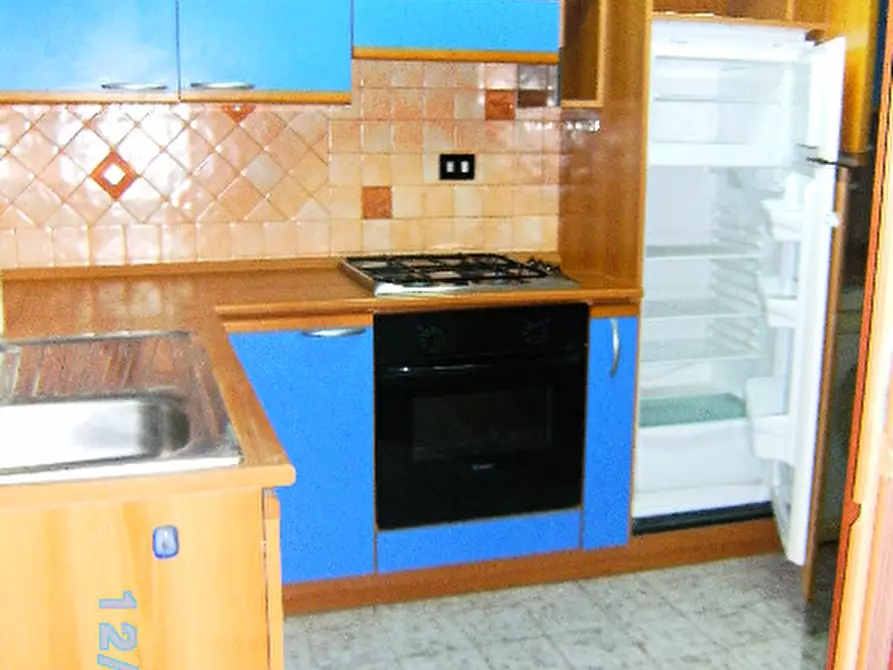 Immagine 2 di Appartamento in vendita  a Livorno