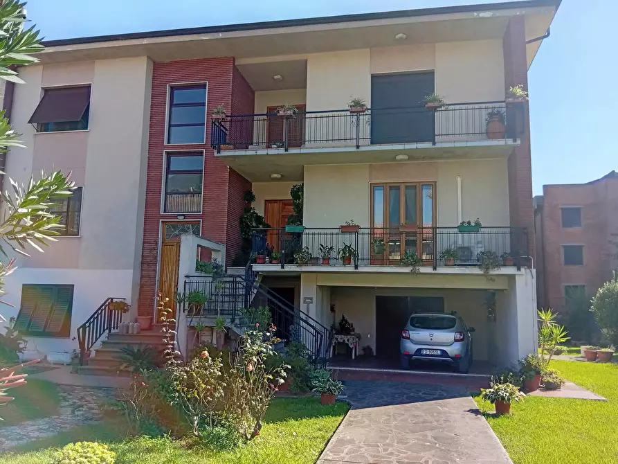 Immagine 1 di Casa bifamiliare in vendita  a San Giuliano Terme