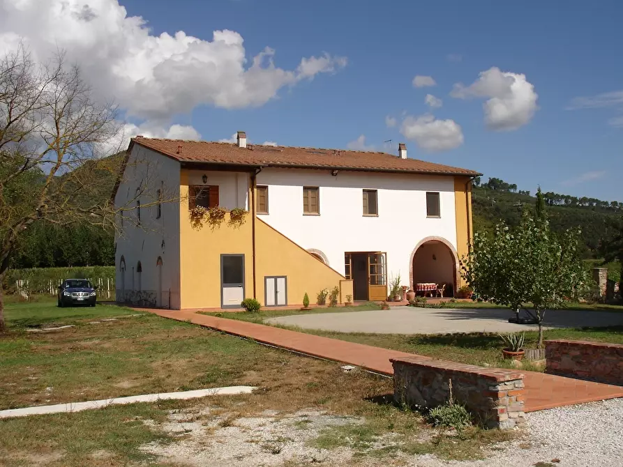 Immagine 2 di Agriturismo in vendita  a Buti