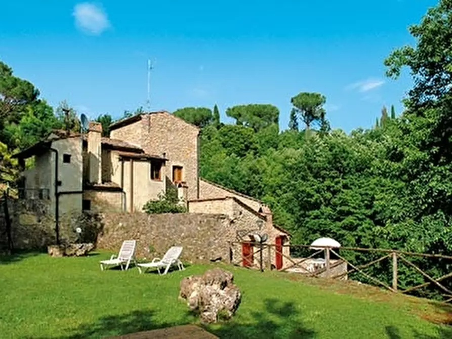 Immagine 1 di Agriturismo in vendita  a San Gimignano