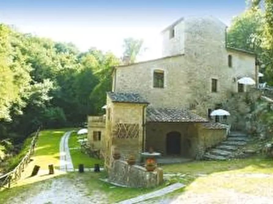 Immagine 2 di Agriturismo in vendita  a San Gimignano