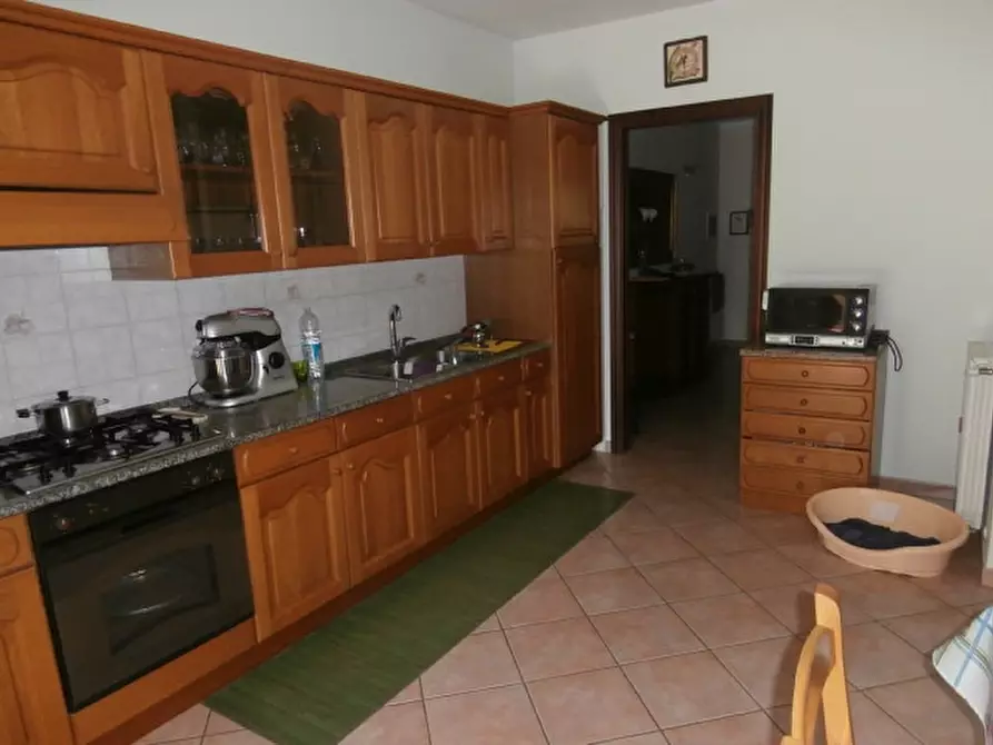 Immagine 5 di Casa trifamiliare in vendita  a San Giuliano Terme