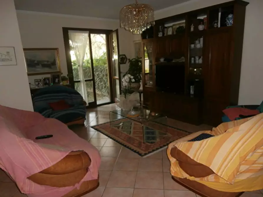 Immagine 6 di Casa trifamiliare in vendita  a San Giuliano Terme