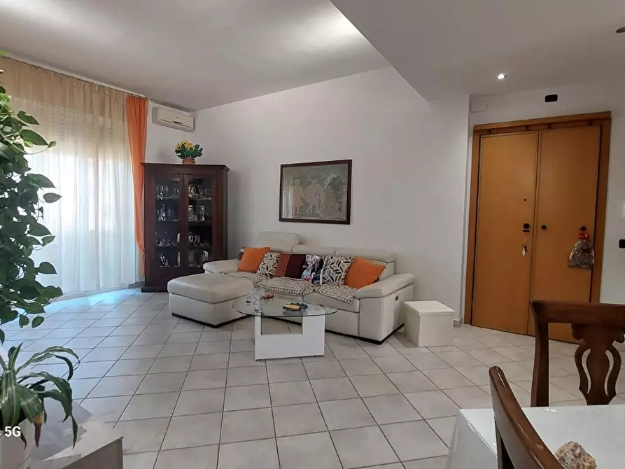 Immagine 3 di Appartamento in vendita  a Livorno