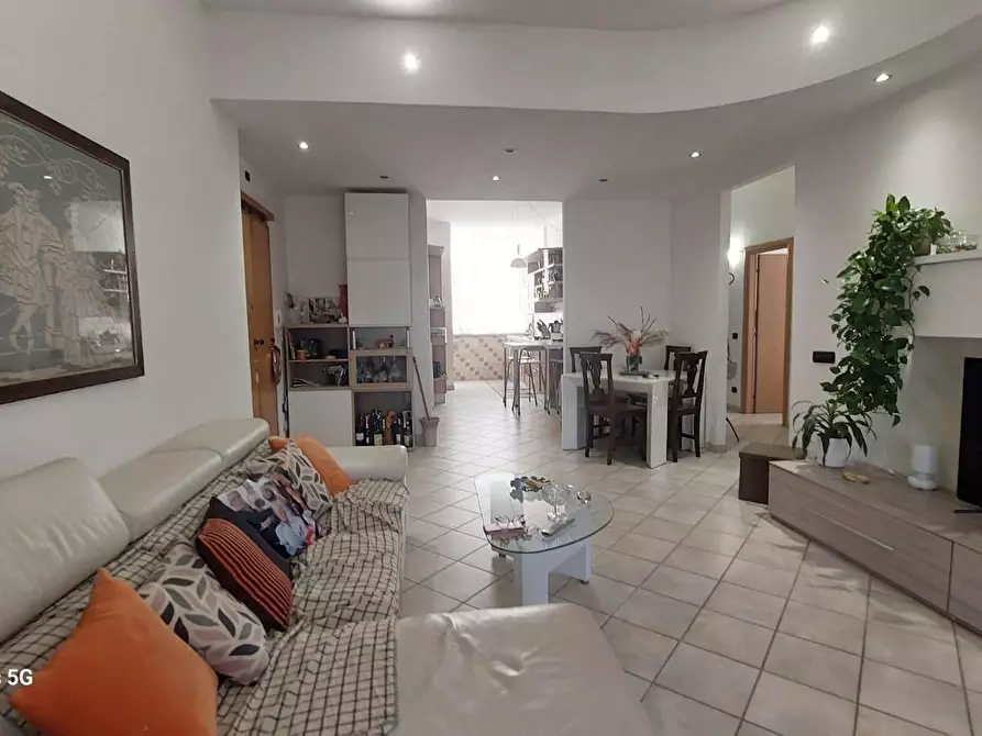 Immagine 8 di Appartamento in vendita  a Livorno