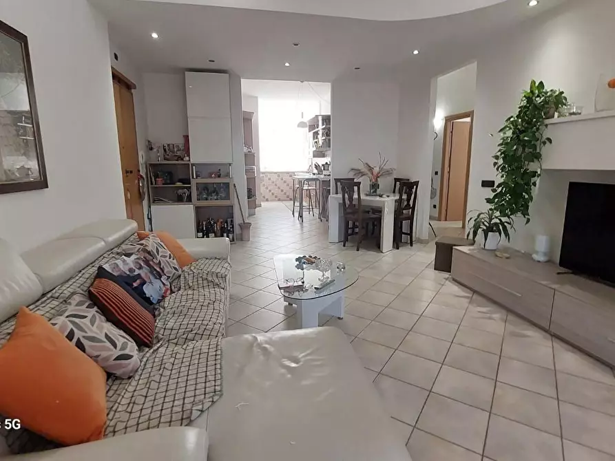 Immagine 9 di Appartamento in vendita  a Livorno