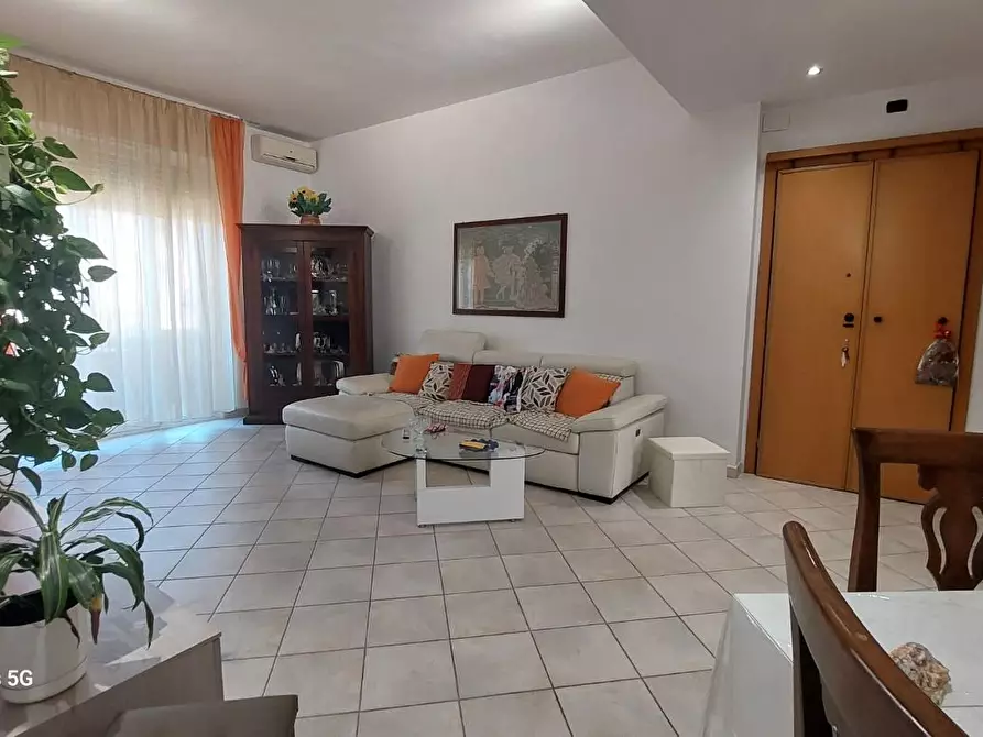 Immagine 2 di Appartamento in vendita  a Livorno