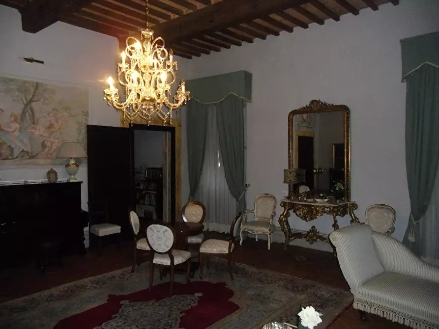 Immagine 13 di Immobile di prestigio in vendita  a Santa Maria A Monte