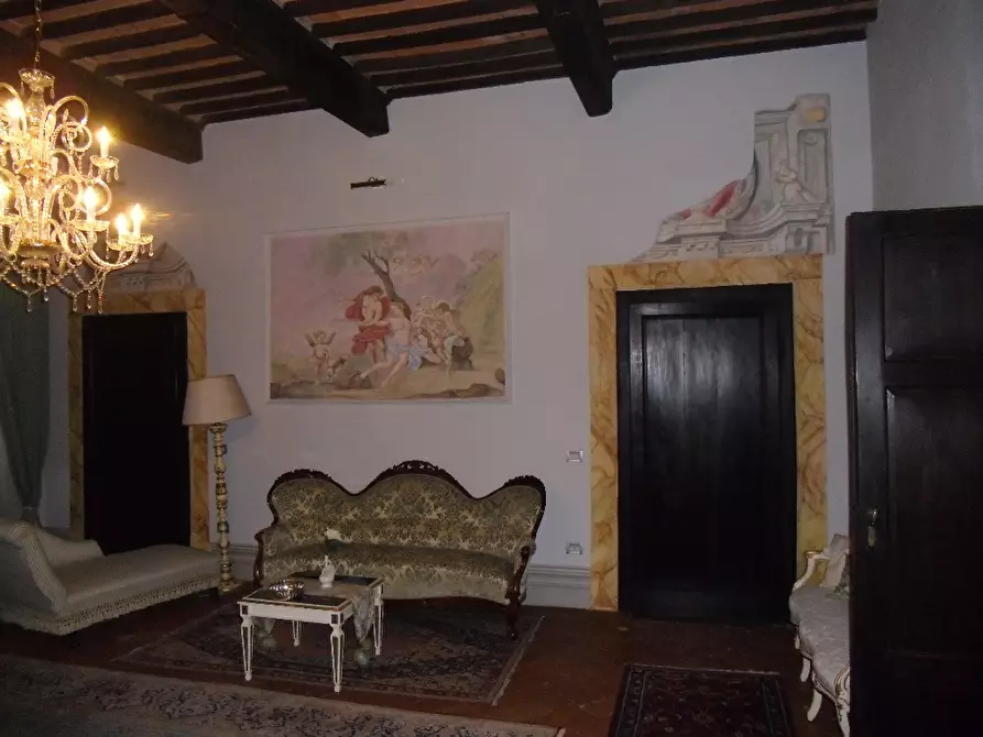 Immagine 14 di Immobile di prestigio in vendita  a Santa Maria A Monte