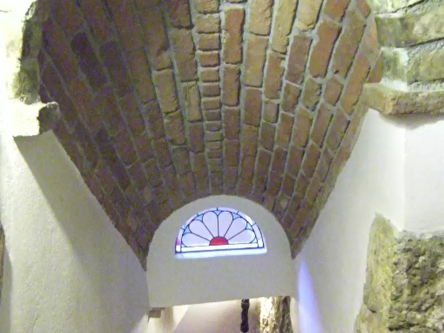 Immagine 29 di Palazzo in vendita  a Volterra