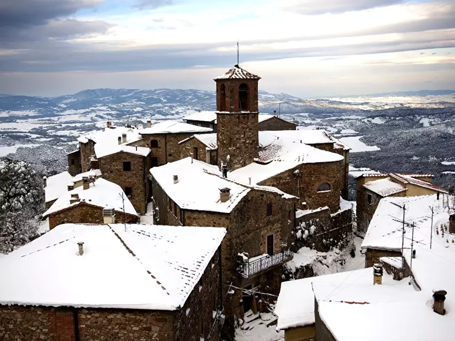 Immagine 43 di Palazzo in vendita  a Volterra
