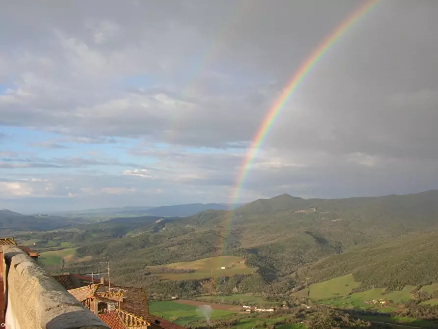 Immagine 41 di Palazzo in vendita  a Volterra