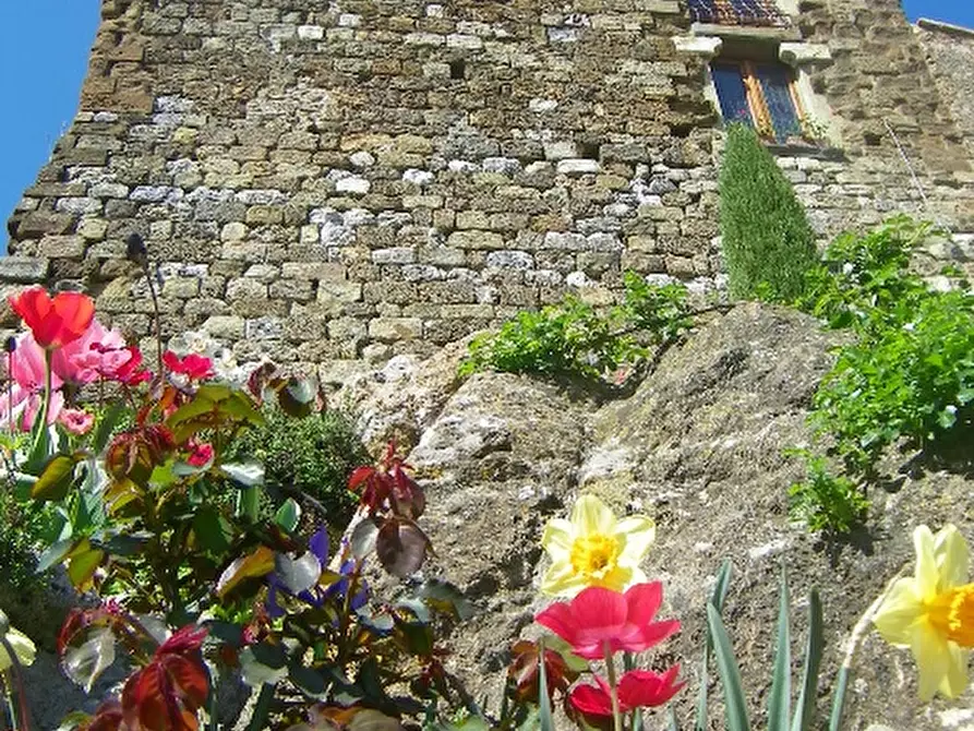 Immagine 12 di Palazzo in vendita  a Volterra