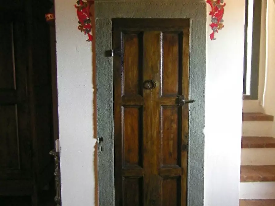 Immagine 37 di Palazzo in vendita  a Volterra