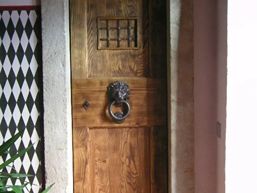 Immagine 38 di Palazzo in vendita  a Volterra