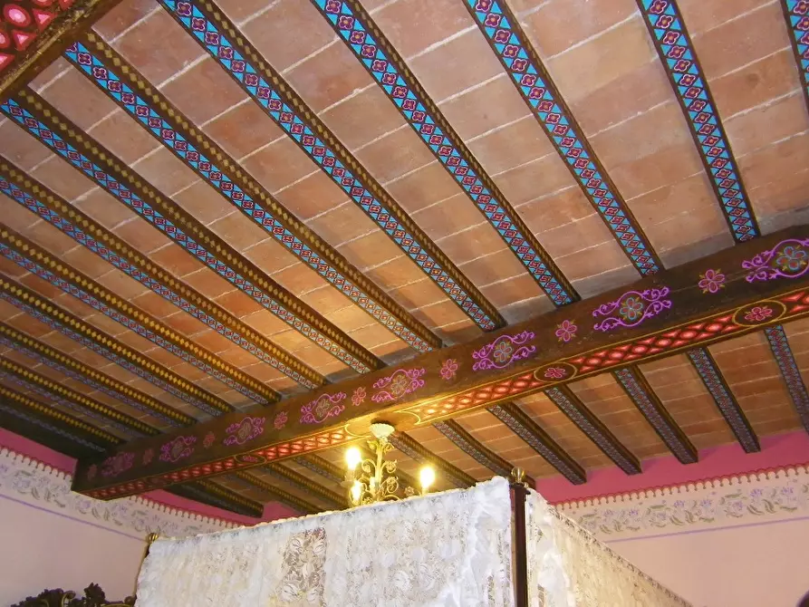 Immagine 32 di Palazzo in vendita  a Volterra