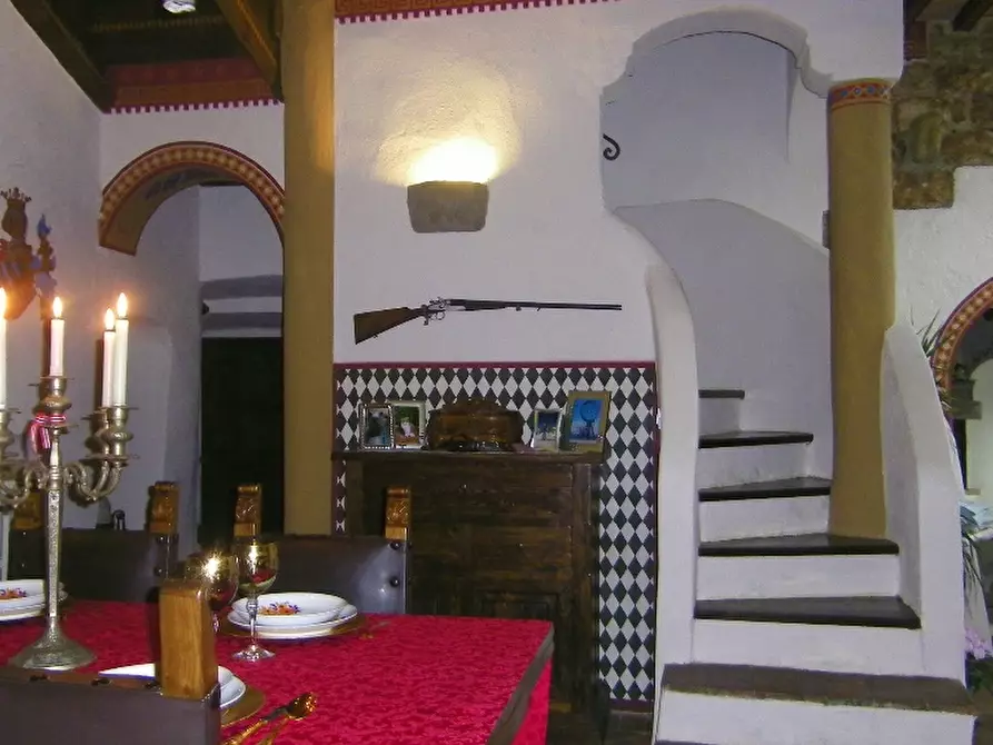 Immagine 31 di Palazzo in vendita  a Volterra