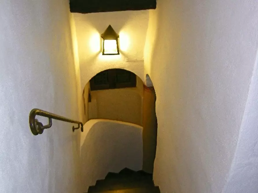 Immagine 28 di Palazzo in vendita  a Volterra