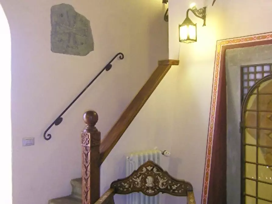 Immagine 17 di Palazzo in vendita  a Volterra