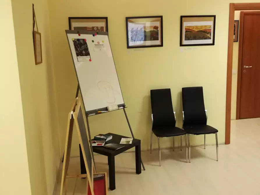 Immagine 3 di Ufficio in affitto  a Cascina