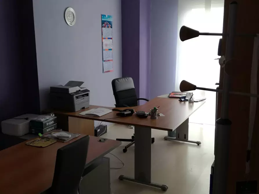 Immagine 6 di Ufficio in affitto  a Cascina