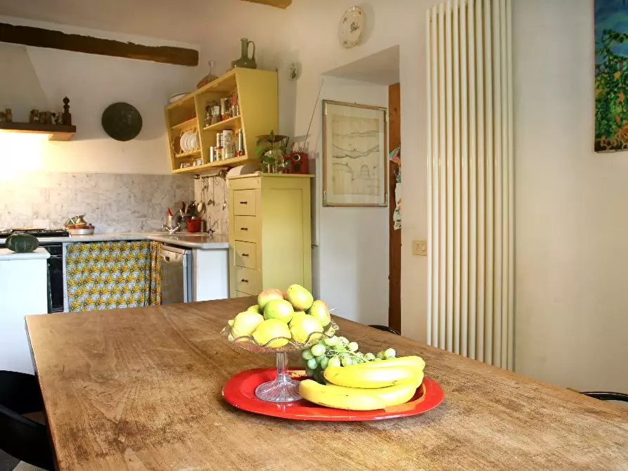 Immagine 6 di Rustico / casale in vendita  a Pietrasanta