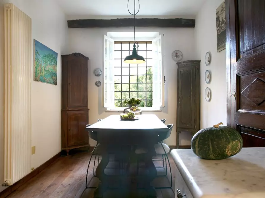 Immagine 9 di Rustico / casale in vendita  a Pietrasanta