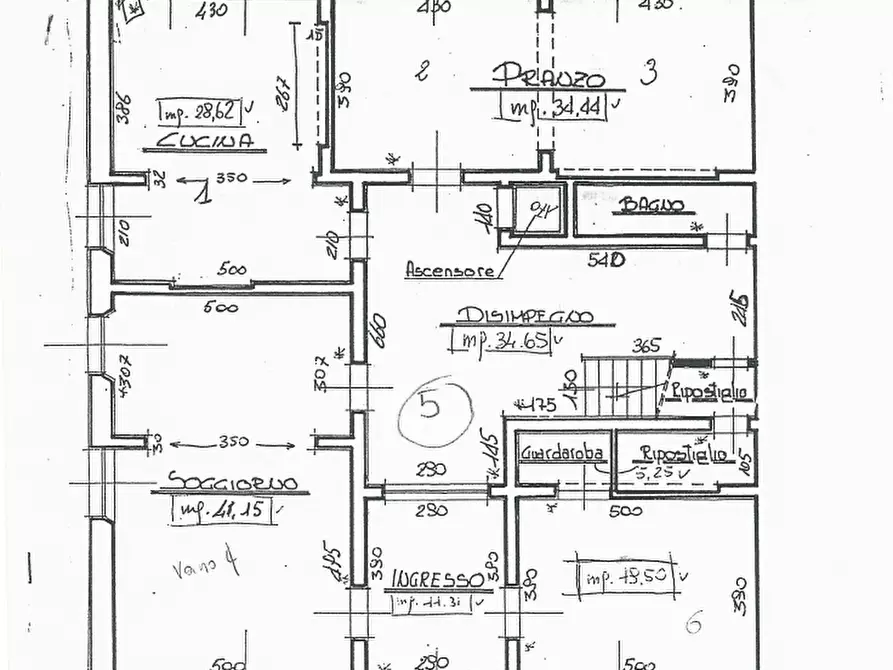 Immagine 40 di Villa in vendita  a Cascina
